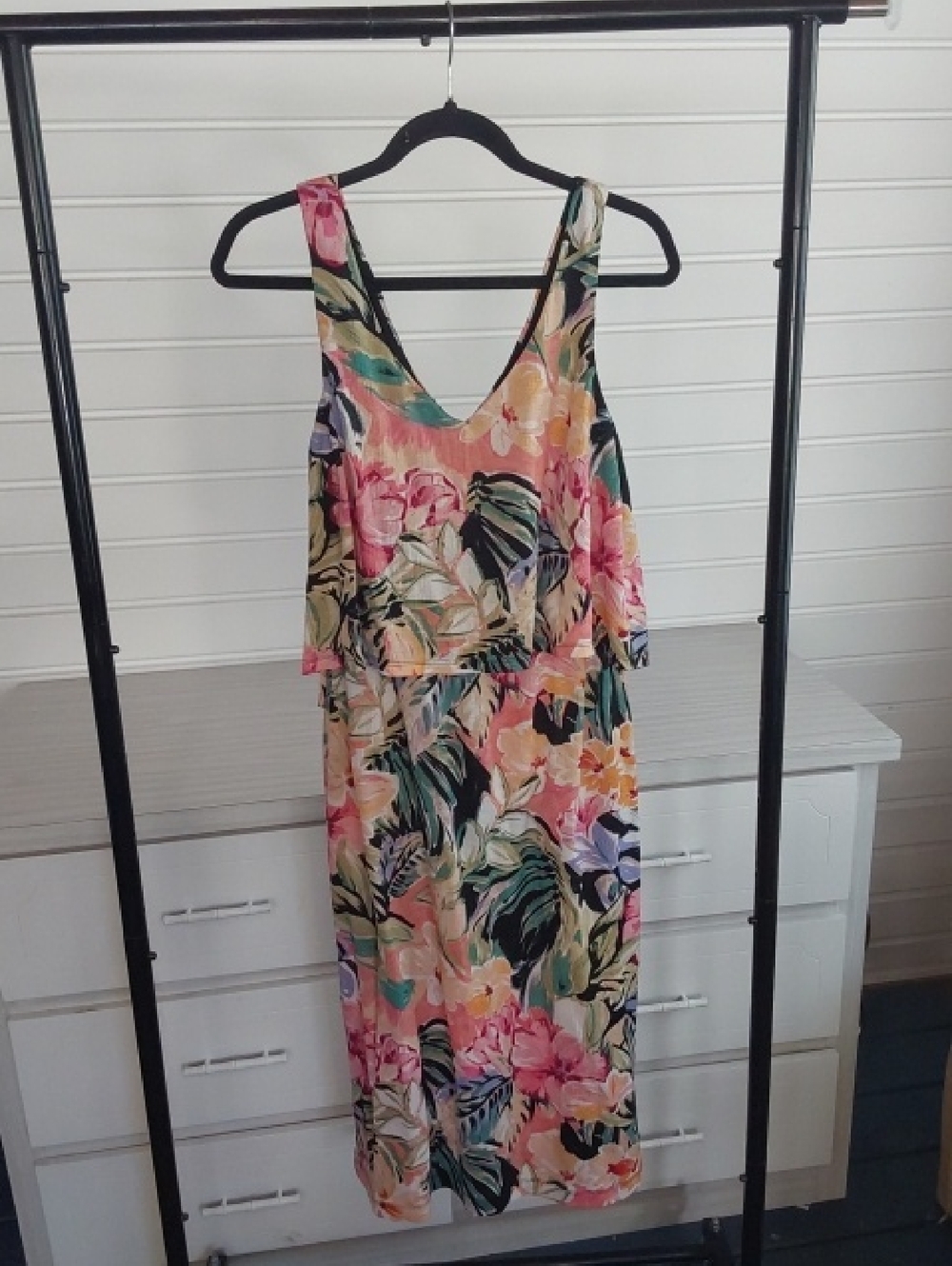 connected apparel Pink Multi Floral V-Neck Sleeveless Midi Dress Size 8